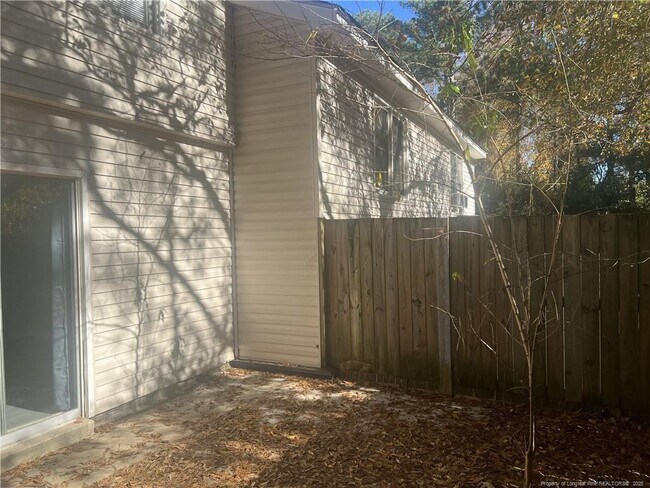 Building Photo - 595 Winding Creek Rd