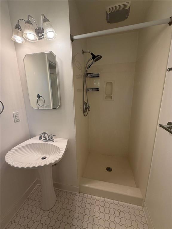 Building Photo - 2961 Parkridge Dr NE