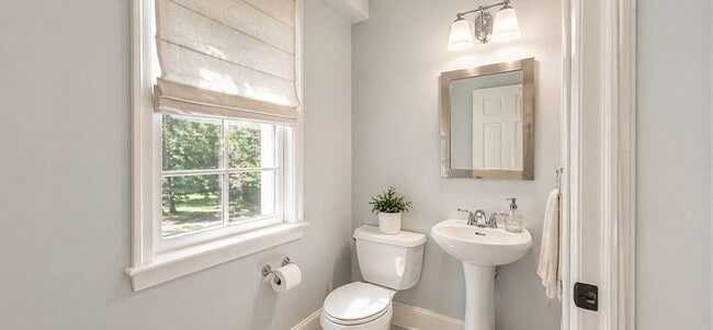 Building Photo - 39 Court St