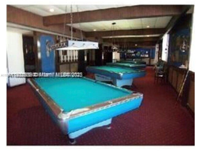 Building Photo - 2910 Point E Dr