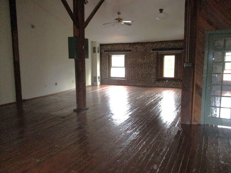 Bedroom - 11 Spruce St