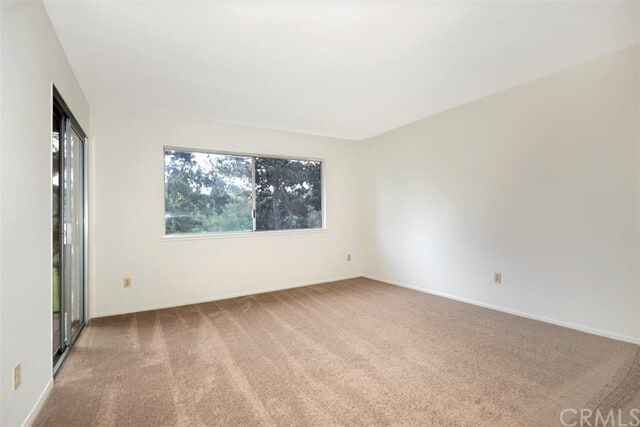 Building Photo - 31618 W Nine Dr