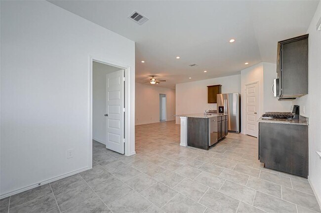 Building Photo - 1123 Lipizzan Ln