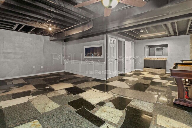 Building Photo - 824 SE 11 Terrace