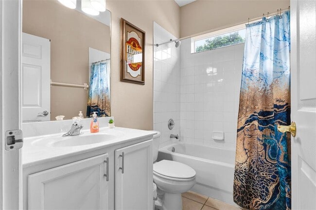 Building Photo - 616 Corvina Dr