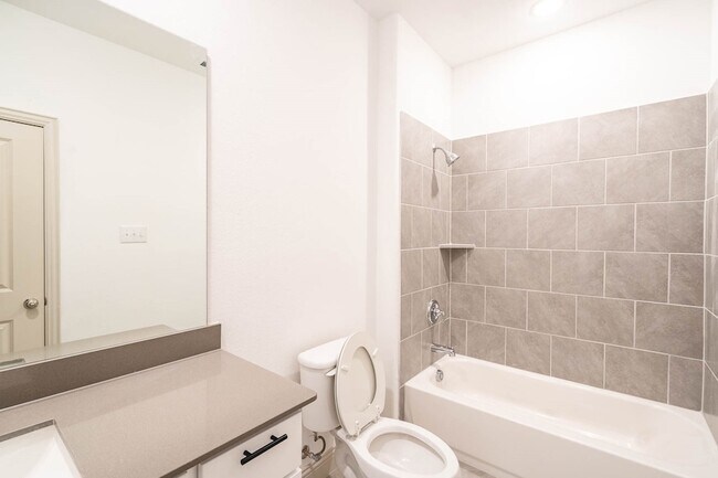 Building Photo - 6123 Blythe Dr