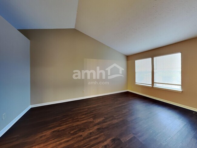 Building Photo - 6527 Sussex Dr