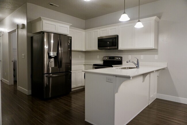 Building Photo - 14659 Bloom Dr