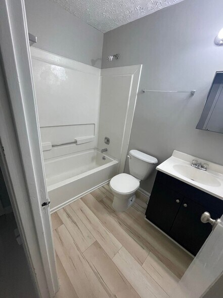 Building Photo - 874 Ventnor Pl SW