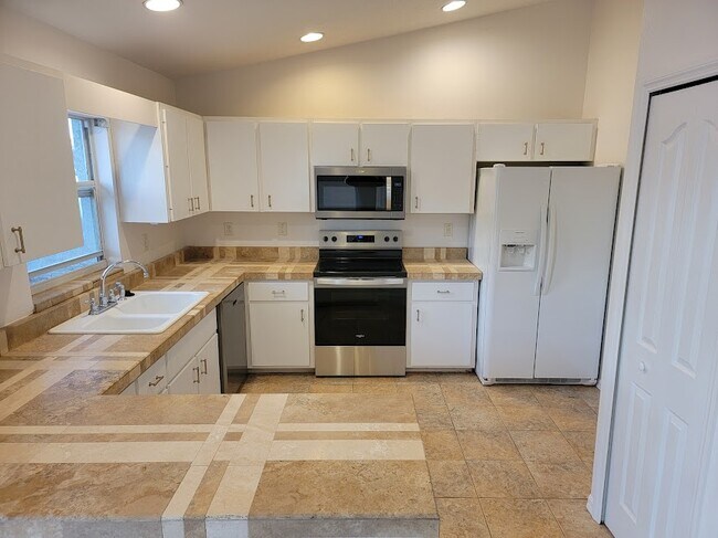 Building Photo - 2725 Feiffer Cir