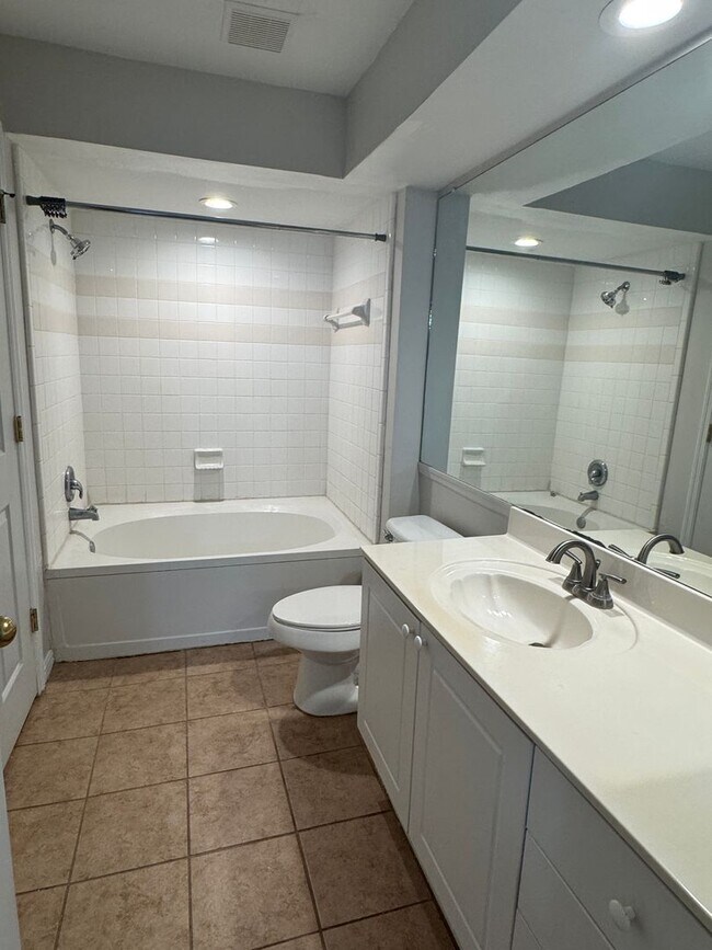 Building Photo - Gated Community - 1 Bedroom minutes to Amelia Island
