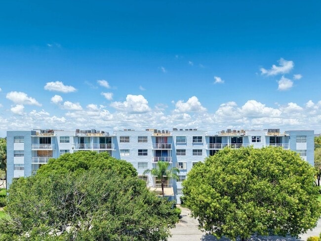 Building Photo - 500 Executive Center Dr