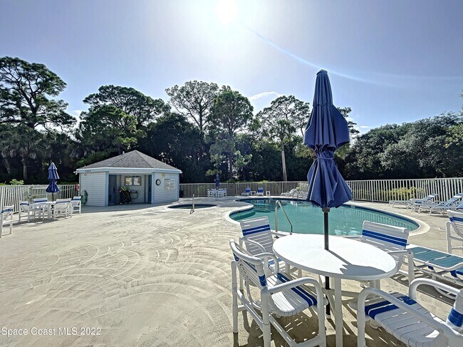 Building Photo - 7040 US-1