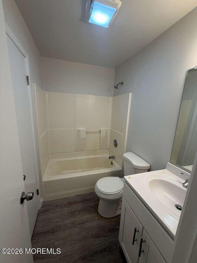 Building Photo - 8 Scotch Pine Dr
