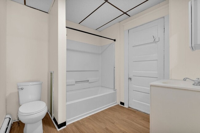 Building Photo - ? Spacious 4-Bedroom Home in Allentown – M...