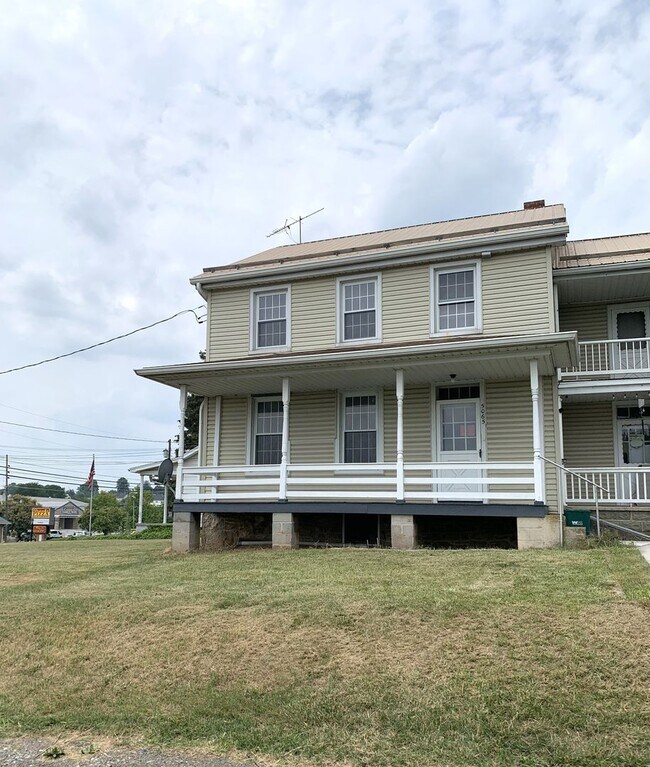 Building Photo - 5065 Buchanan Trail E