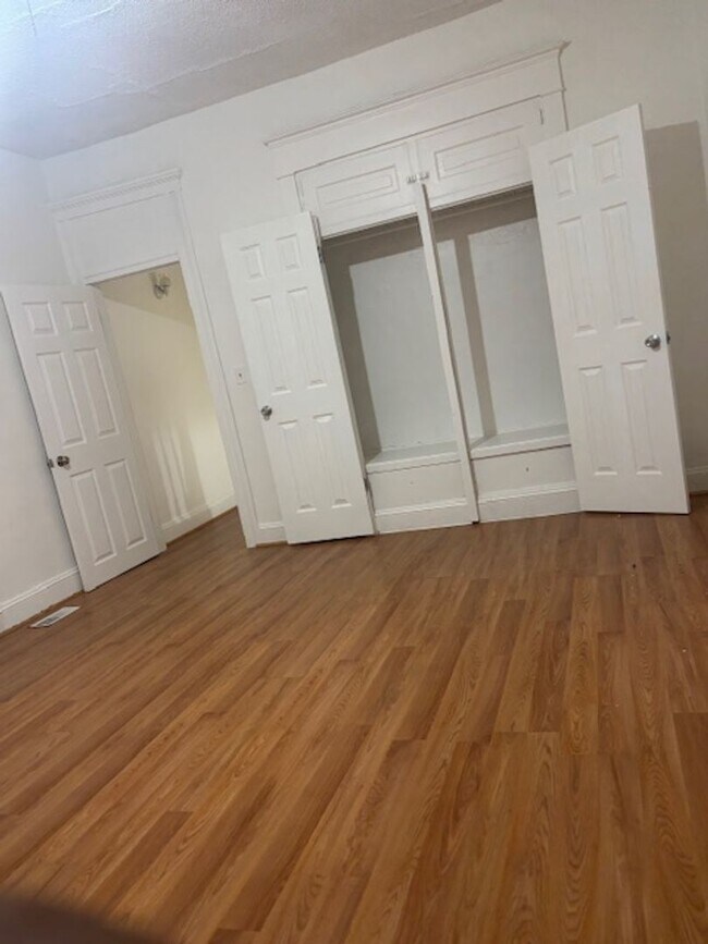 Building Photo - 3 BEDROOM 2 BATHROOM HUGE TOWNHOUSE FOR RENT IN 21216