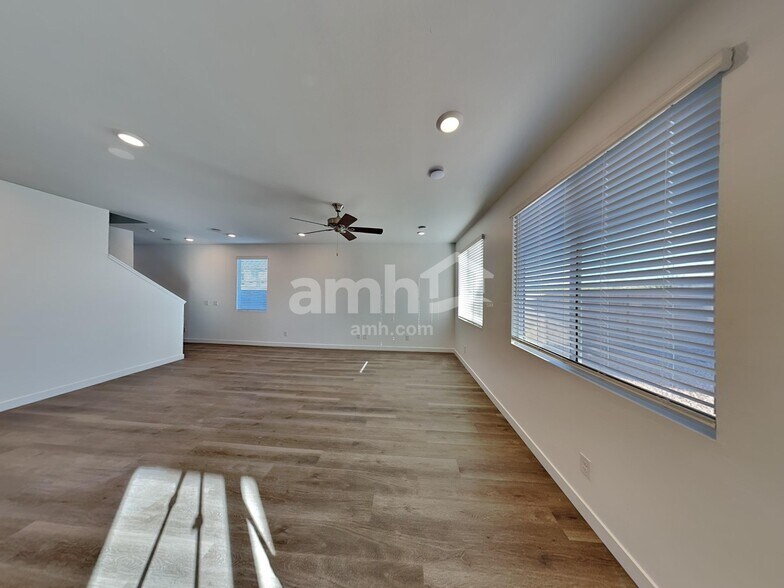 Building Photo - 9720 N Rancho Lozano