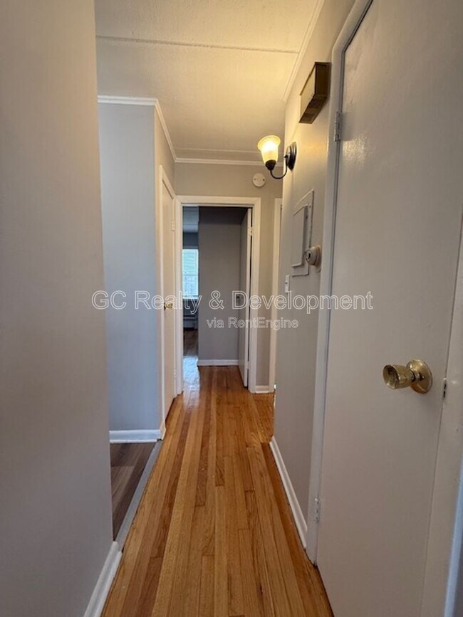 Building Photo - 243 Uteg St