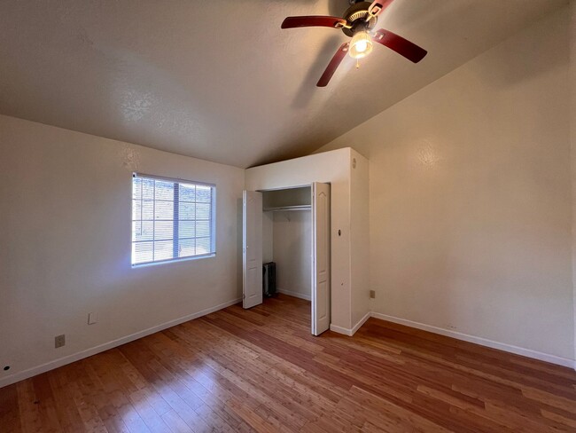 Building Photo - 3 Bedroom 2 Bath Silver Springs Home on 13...