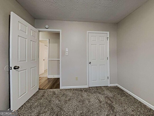 Building Photo - 968 Country Oaks Ct
