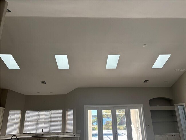 Building Photo - 3265 Hidden Lake Dr