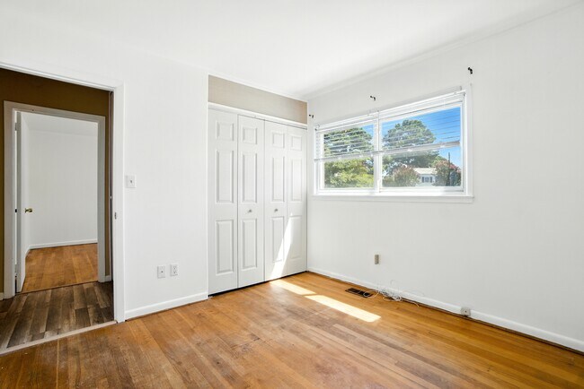 Building Photo - 1037 Randall Ct