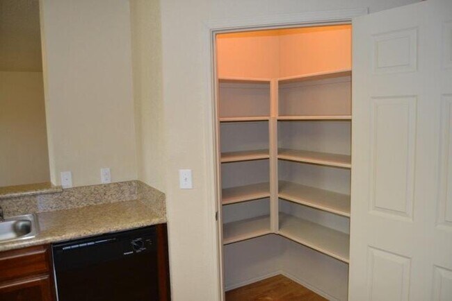 Building Photo - 10730 Goose Way
