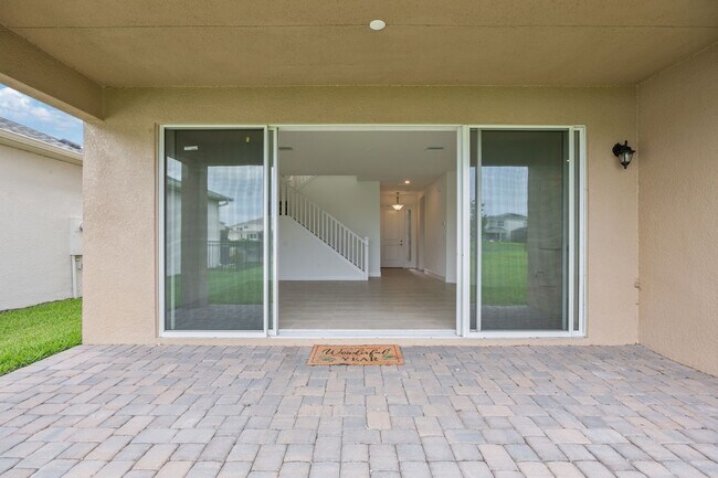 Building Photo - Resort Style Amenities - 2023 Construction