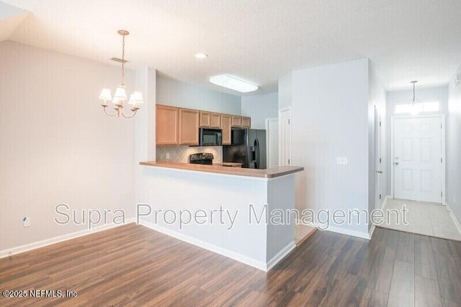 Building Photo - 6092 Bartram Village Dr