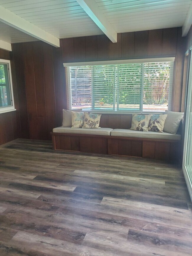 Building Photo - Recently Upgraded and Refreshed House with Pool and Casita