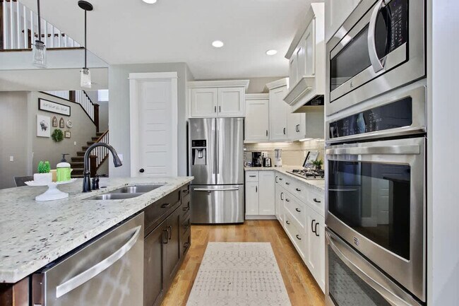 Building Photo - 5847 Pinery Cyn Ave N