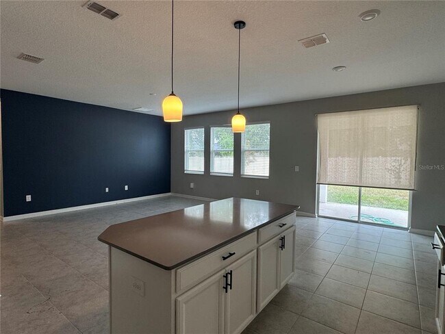 Building Photo - 26059 Bristleleaf Ct