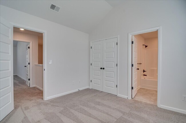 Building Photo - 528 Fermoy Ln