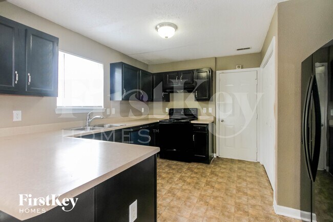 Building Photo - 353 Watercress Way