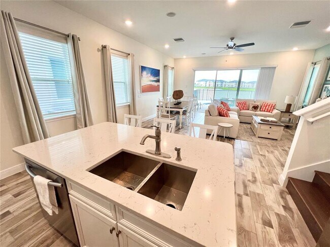 Building Photo - 3032 Parrot Head Pl