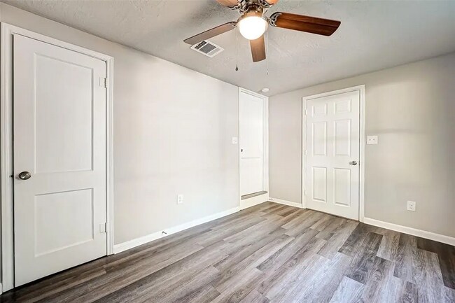 Building Photo - Bluebonnet