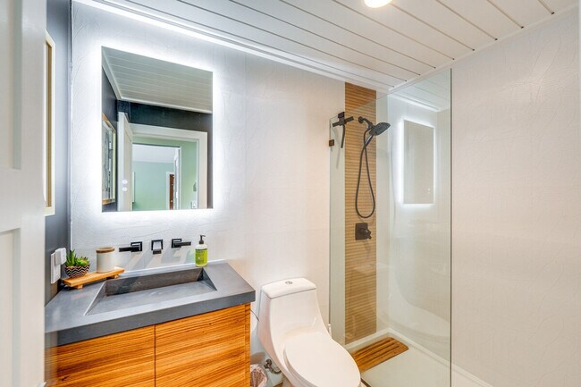 Building Photo - 129 Arctic Ave