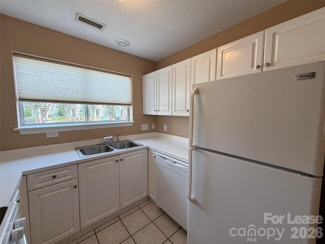 Building Photo - 17428 Tuscany Ln