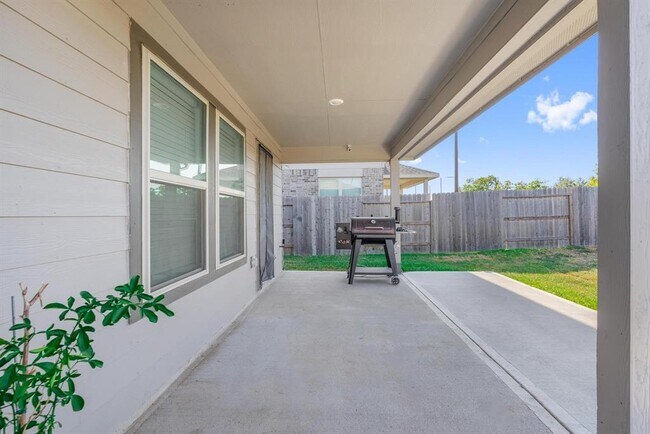 Building Photo - 4811 Sierra Ridge Dr