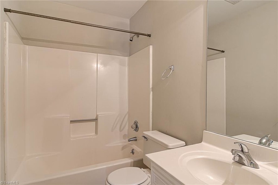 Building Photo - 1508 Trinity Garden Cir