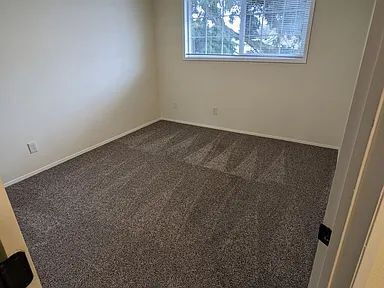 Building Photo - Available Now! Pet-Friendly 2 Bed/ 1.5 Bath with Patio & Parking