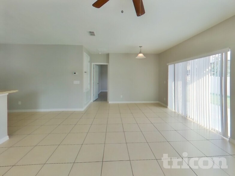 Building Photo - 2800 Glendive Dr