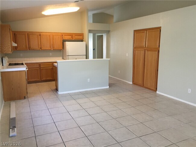 Building Photo - 4371 Mesa Hill Dr