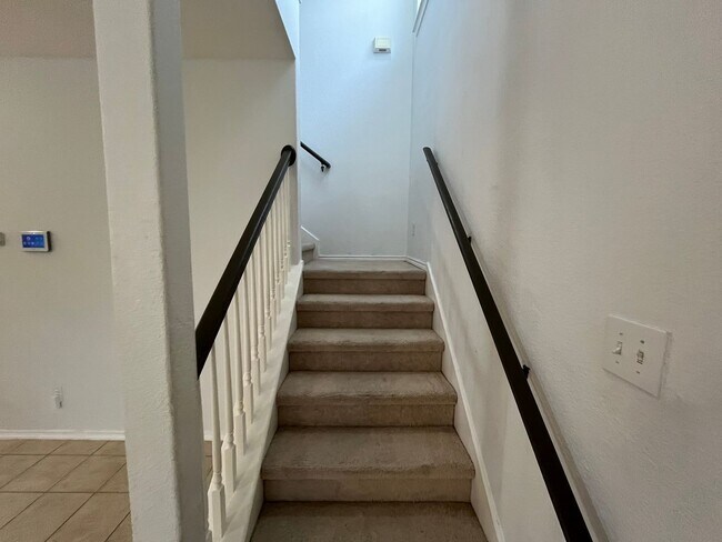 Building Photo - 15434 Grosbeak Pass