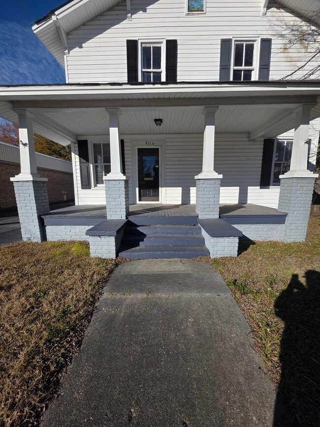 Building Photo - 411 W Cheves St
