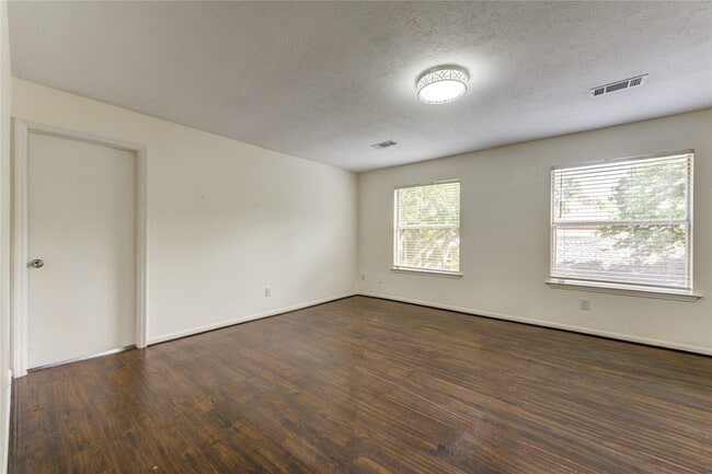 Building Photo - 1215 Whisper Trace Ct