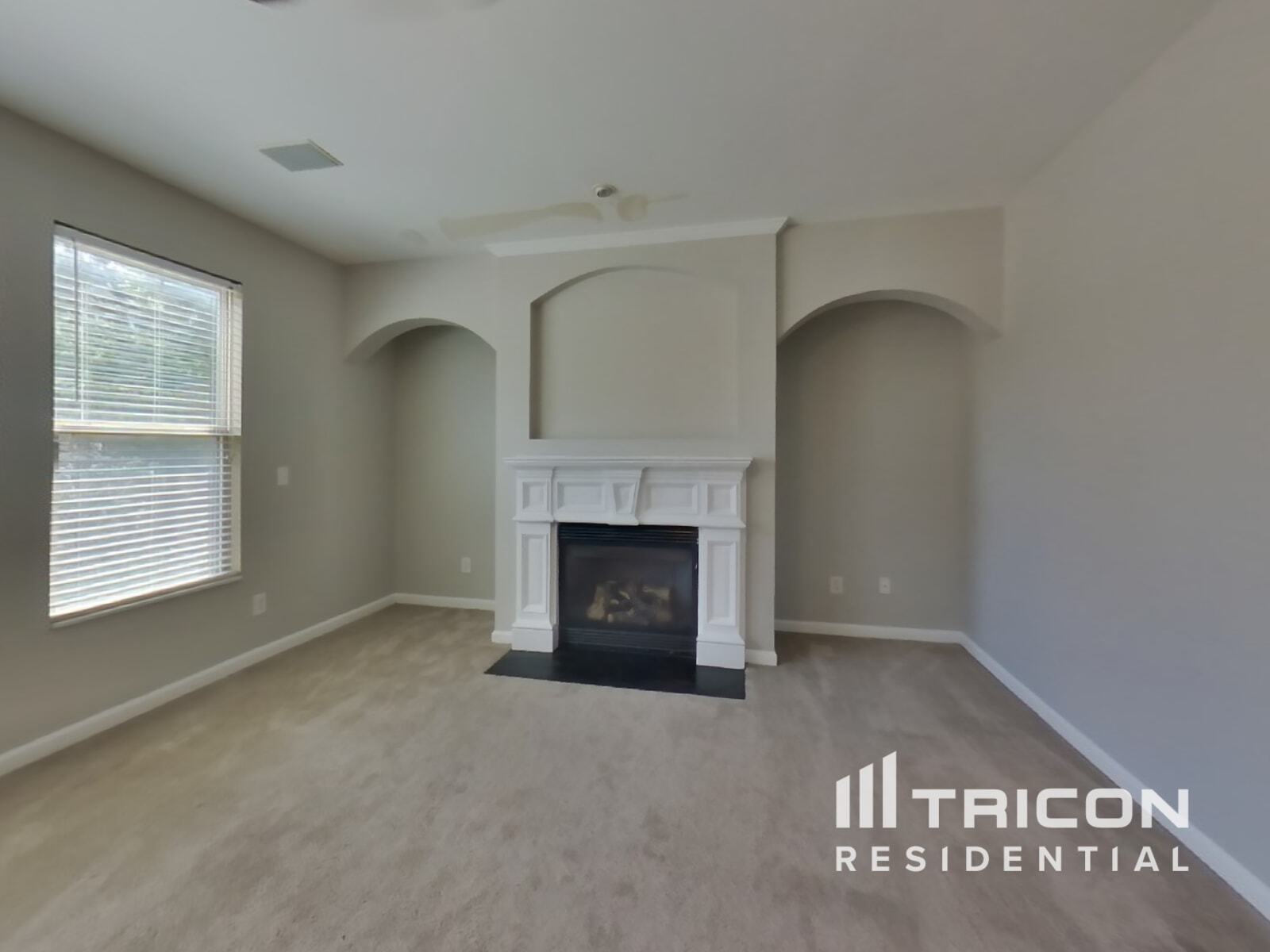 Building Photo - 4370 Rainer Dr