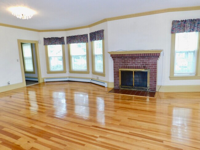 Building Photo - 61 Manchester St