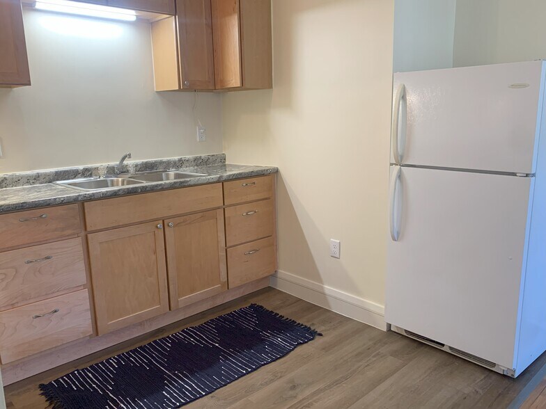 Building Photo - 2739 Girard Ave S